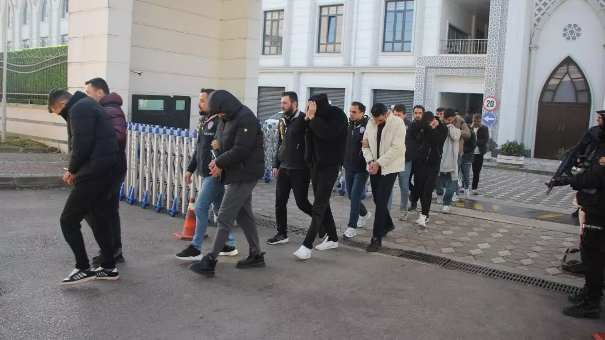 Adana merkezli yasa dışı bahis operasyonunda 24 kişi tutuklandı