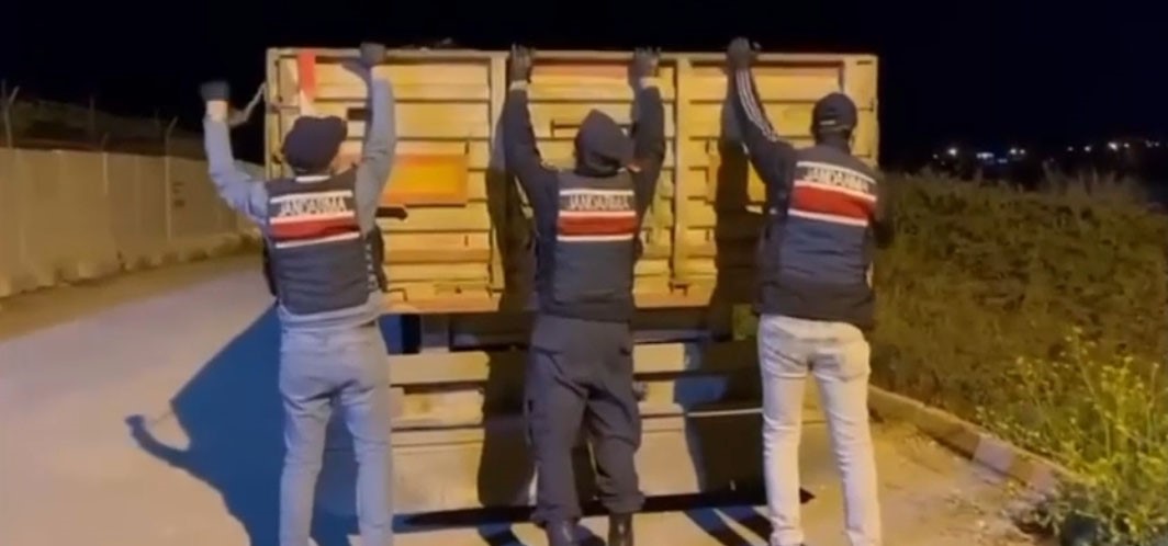 Adana’da kaçak makaron operasyonu: 1 kişi tutuklandı