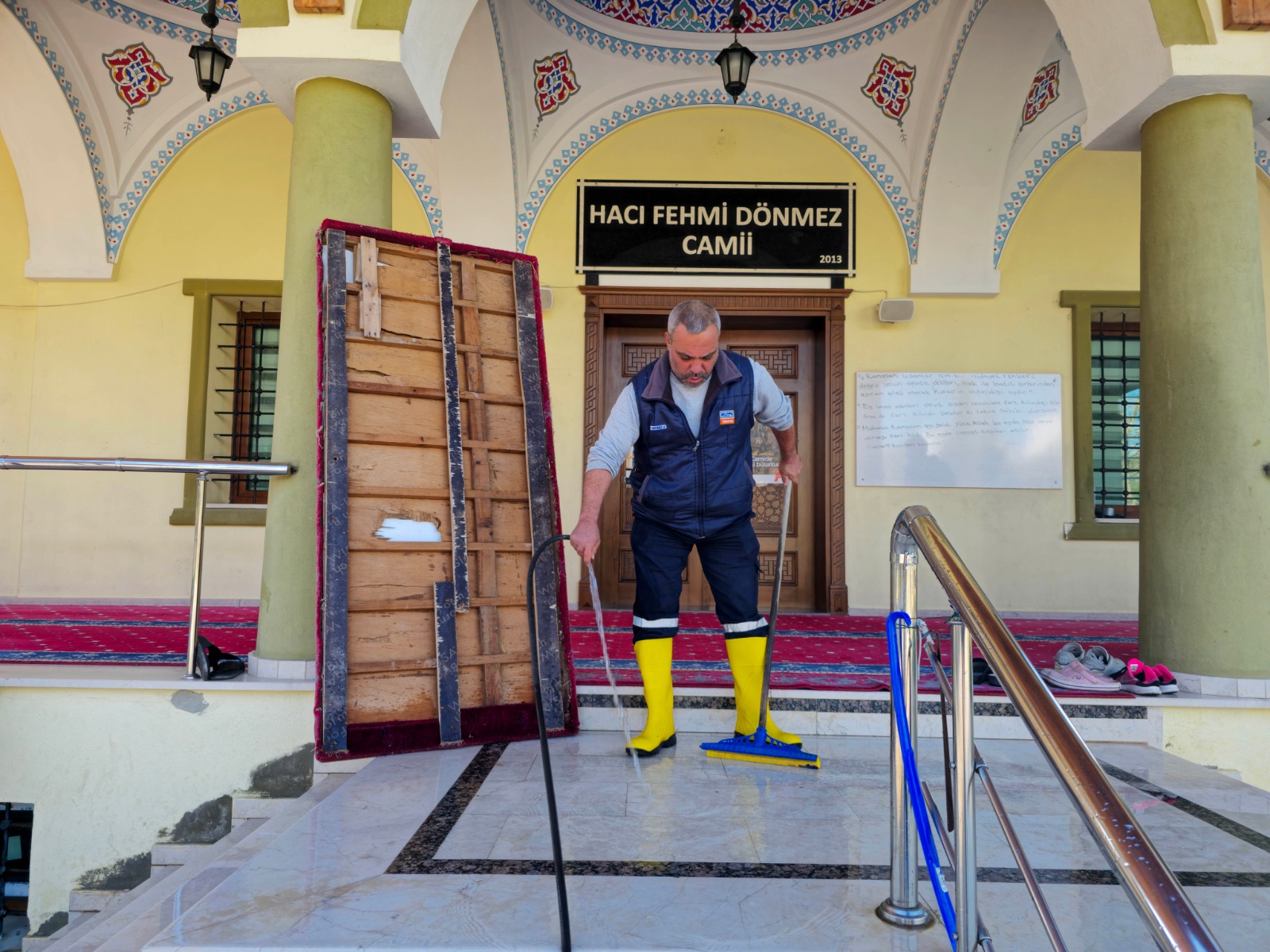 Çukurova'da camiler bayrama hazırlanıyor