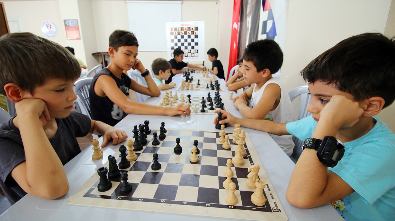 Seyhan’da öğrenciler satranç turnuvasında buluşacak