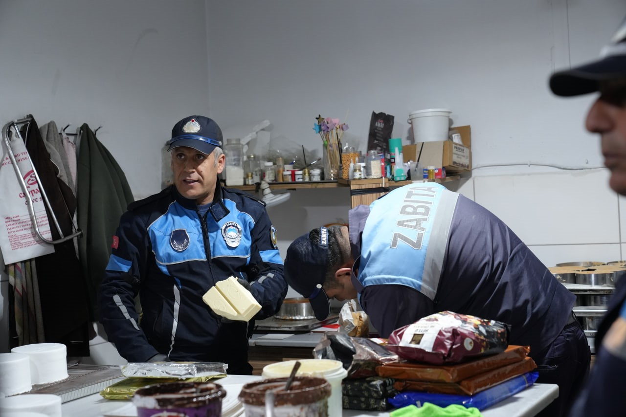 Kozan'da zabıta ekiplerinden bayram denetimi