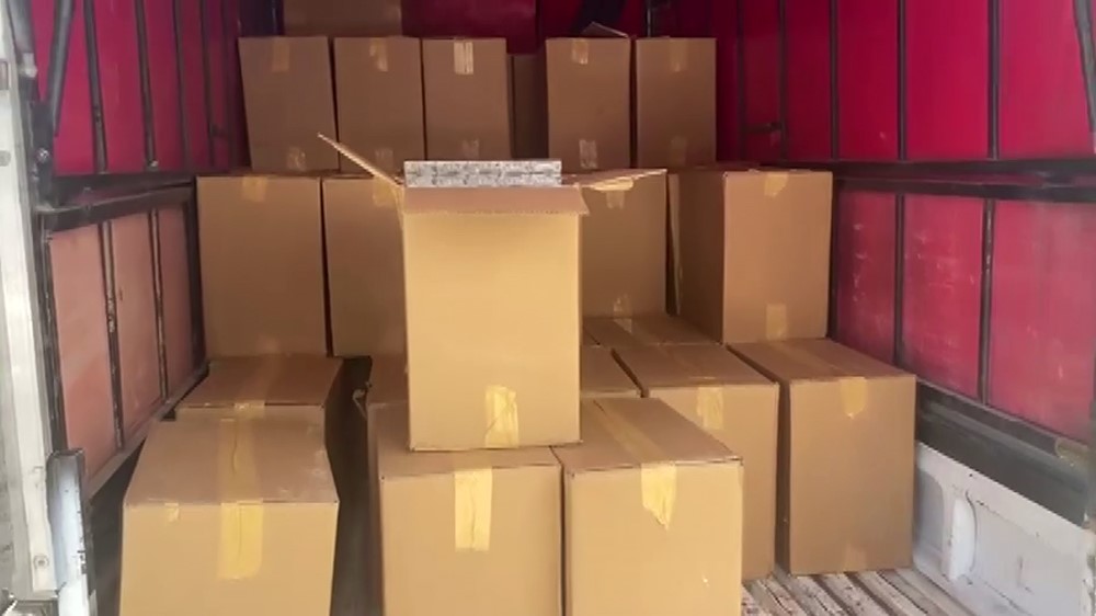 50 bin paket kaçak sigara yakalattı; "Ucuza bulunca toplu satın aldım" dedi