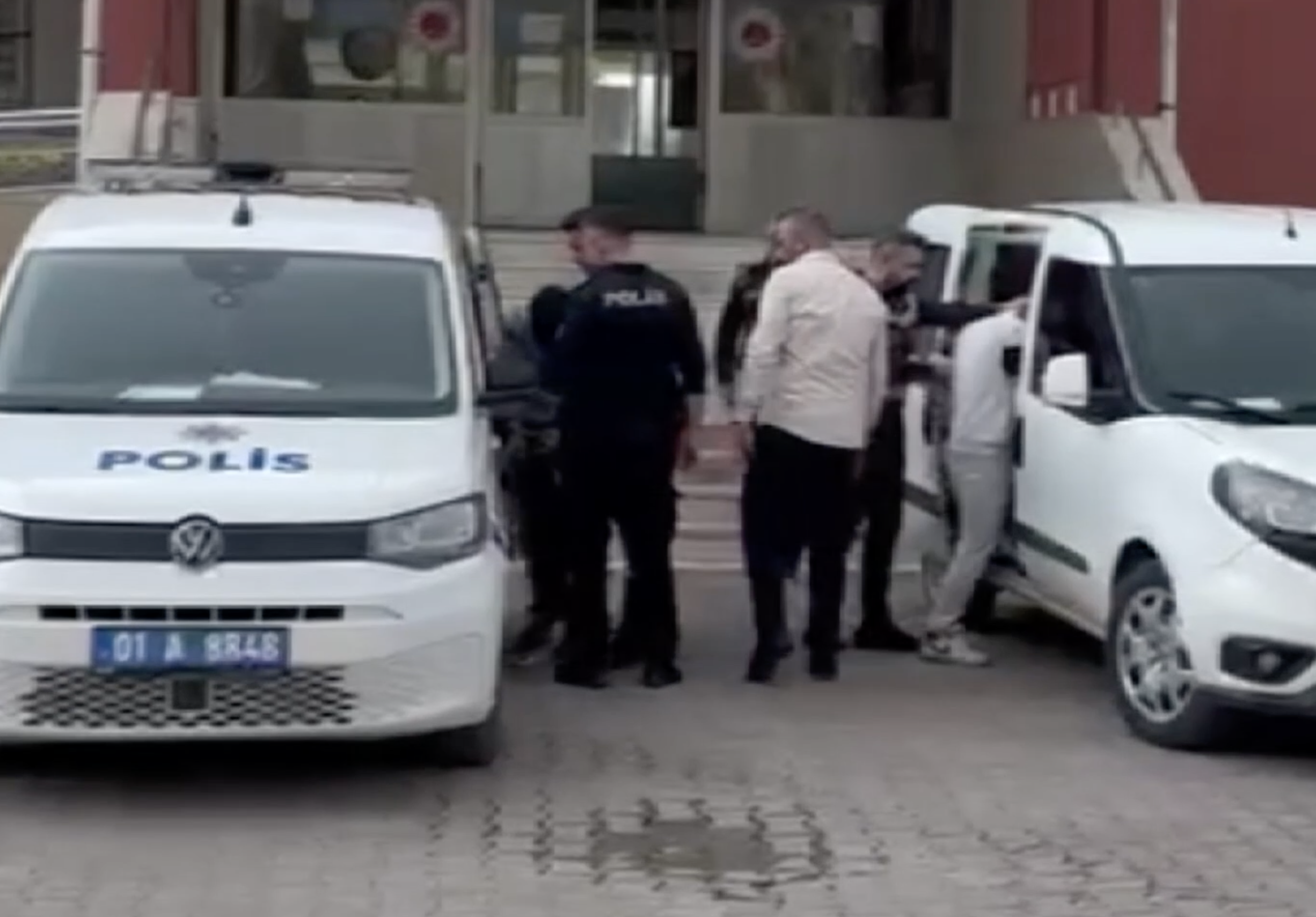 Adana’da uyuşturucu operasyonu: 2 kişi tutuklandı