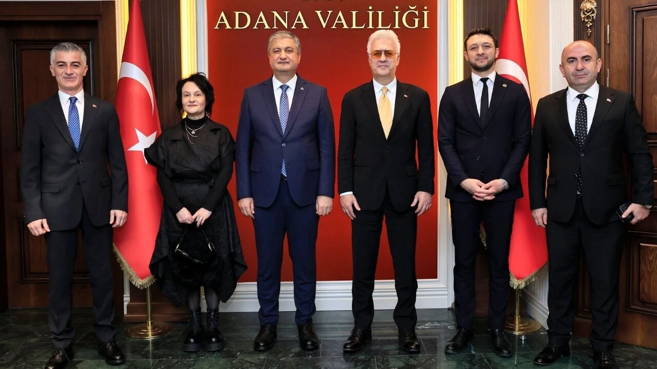 Vali Yavuz, Tamer Karadağlı'yı makamında ağırladı