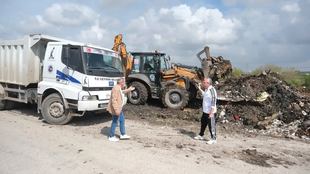 Ceyhan’da izinsiz moloz dökümüne temizlik müdahalesi