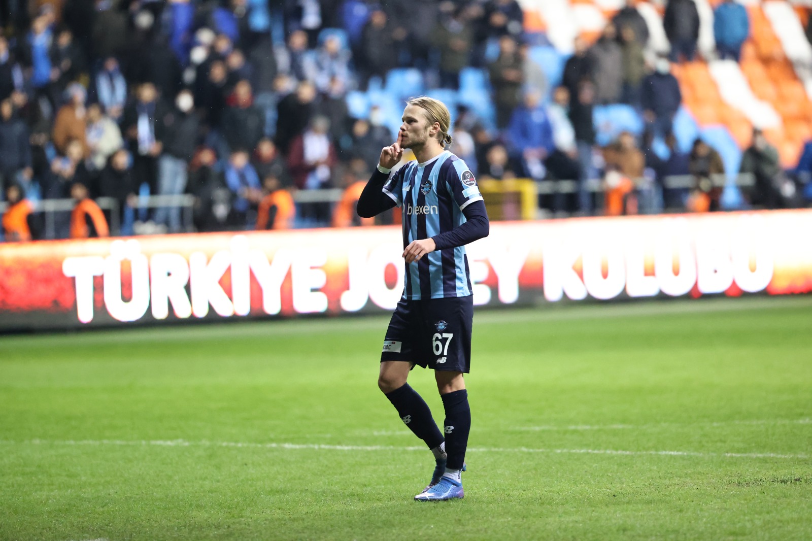 Adana Demirspor’un eski oyuncusundan şok iddialar: “Elinde bıçakla bizi bekliyordu”