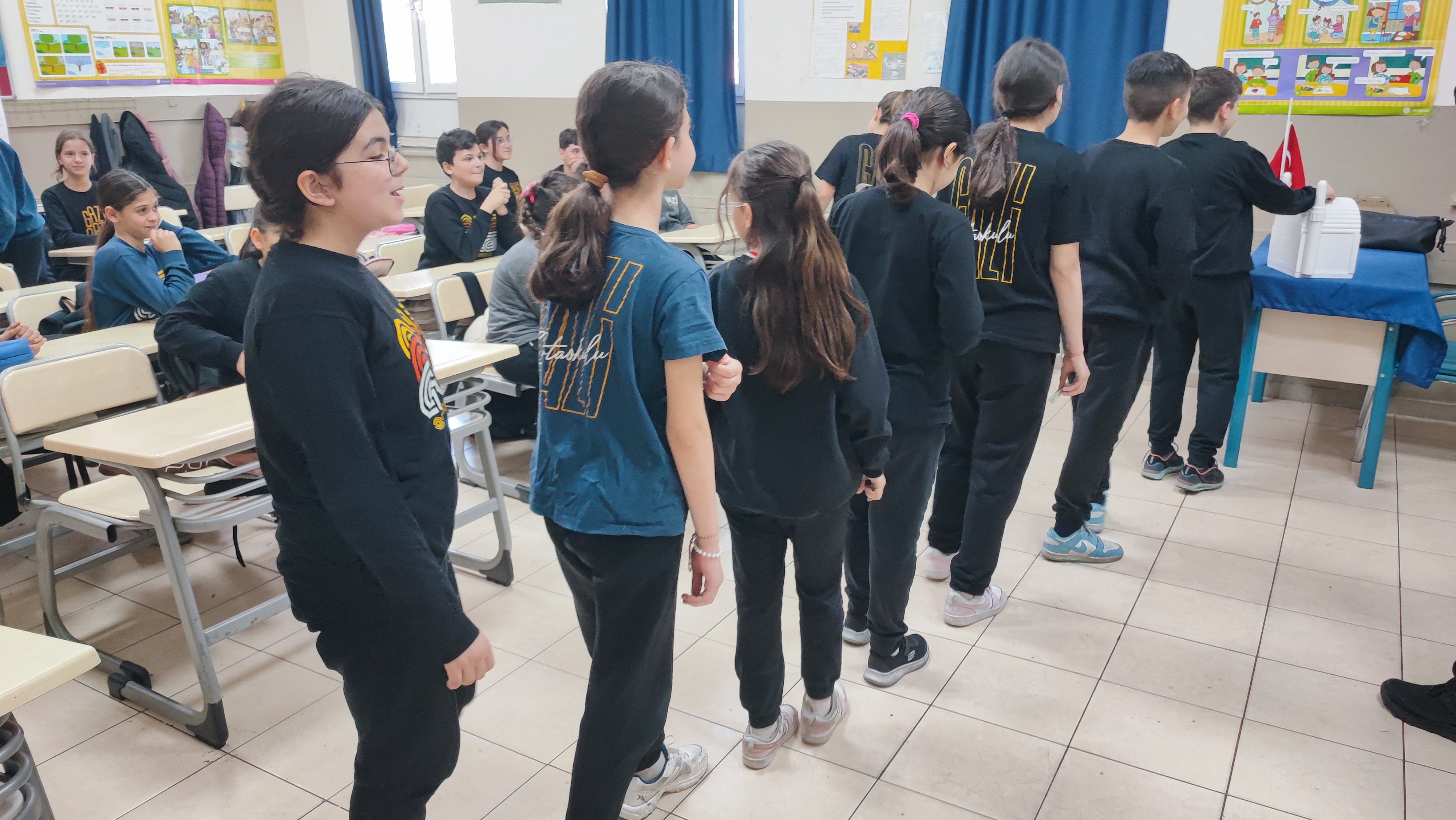 Adana'da ''İyilik Kuyruğu'' oluştu