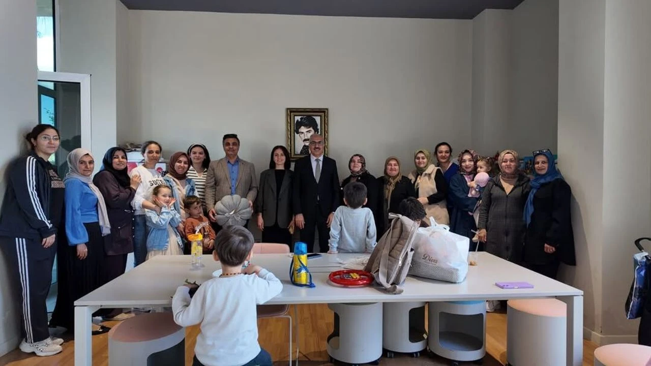 Eğitim Yöneticileri Kursiyerlerle Buluştu