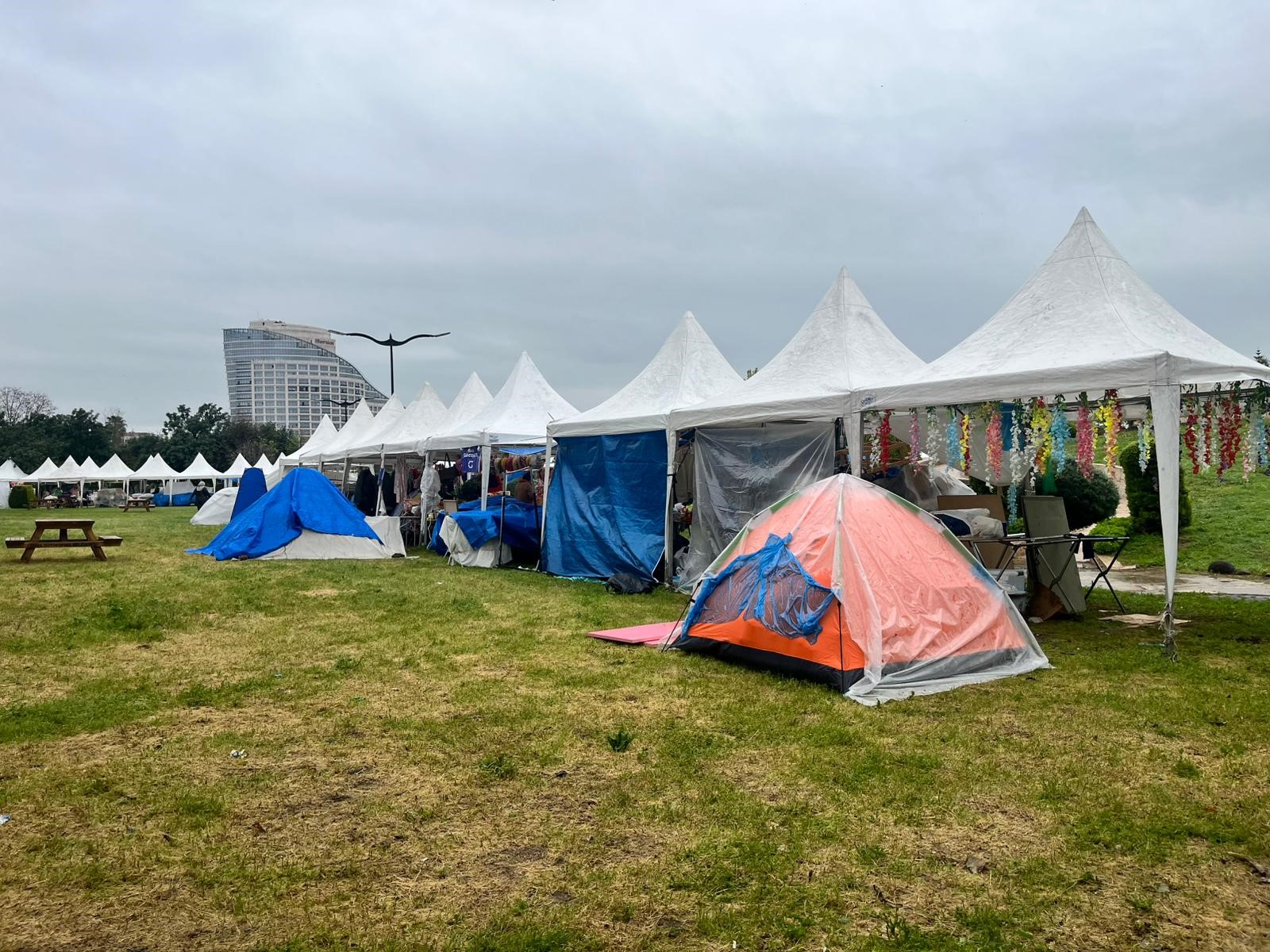 Portakal Çiçeği Karnavalı'na yağmur engeli