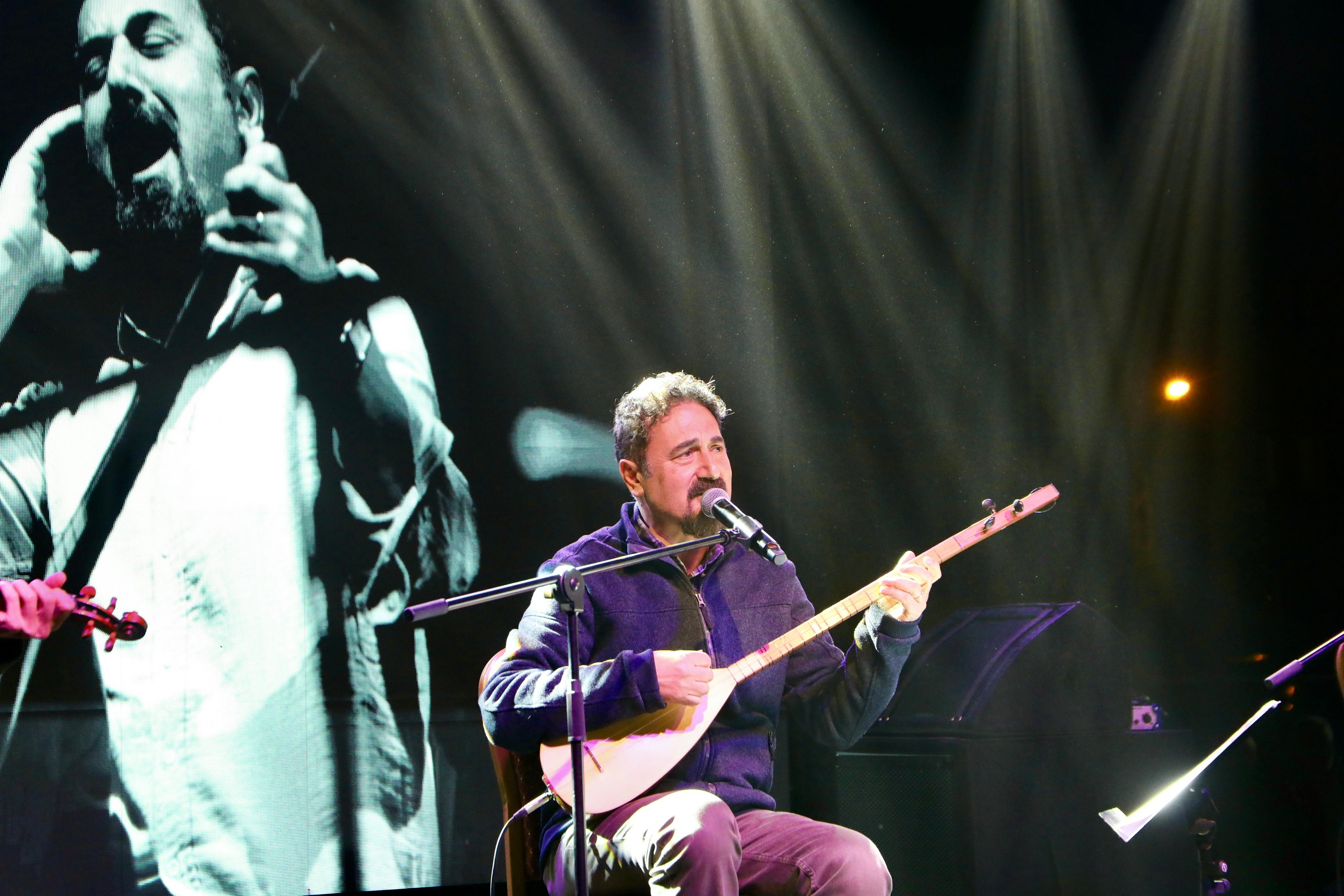 Mikail Aslan konseriyle Yüreğir’de unutulmaz gece