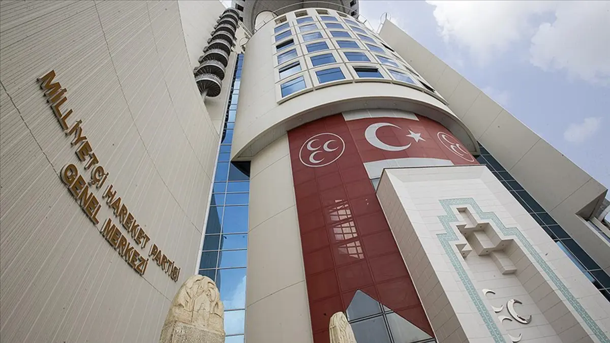 MHP İstanbul İl Teşkilatı'nı feshetti