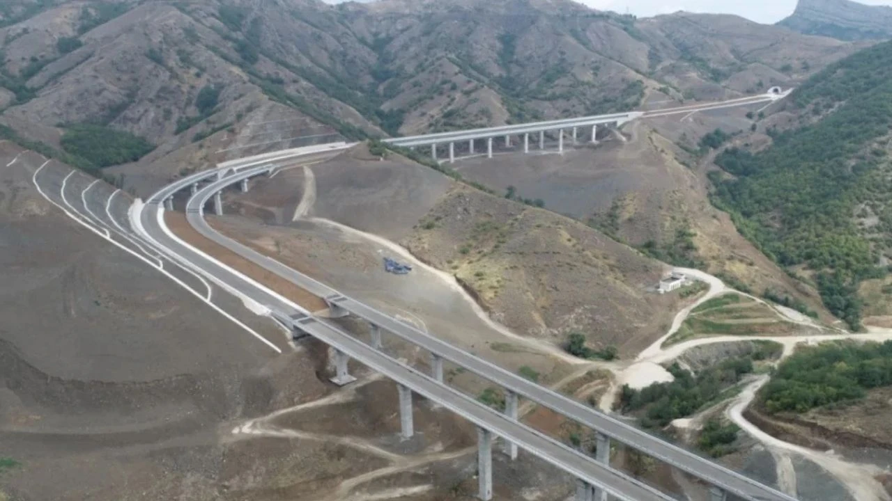 Adana'ya milyar liralık ulaşım yatırımı