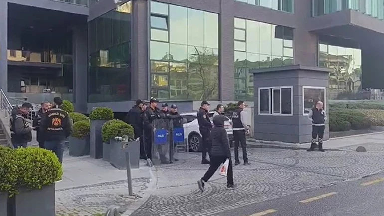 Üsküdar Belediyesi'ne operasyon: 20 kişi gözaltına alındı