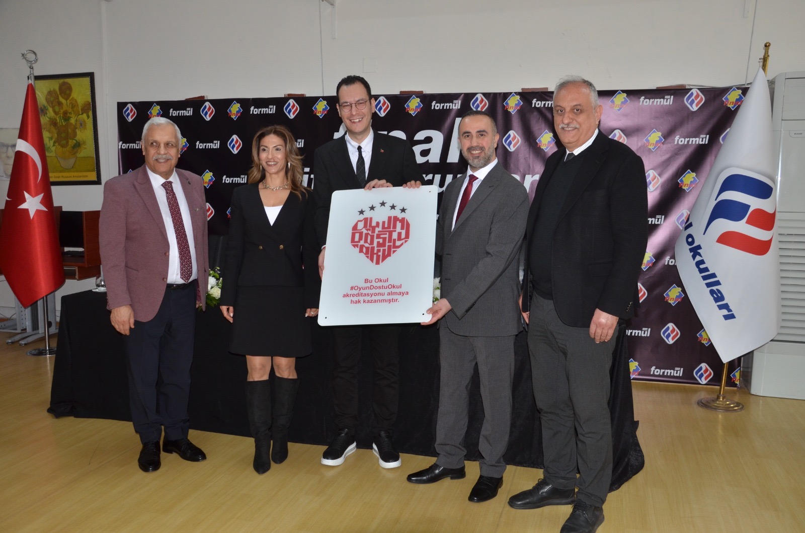 Adana’da bir ilk: Final Okulları, "Oyun Dostu Okul" unvanını aldı