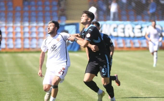Hatayspor 10 kişi kaldı, Adana Demirspor ağır yenilgiden kurtulamadı: 4-0