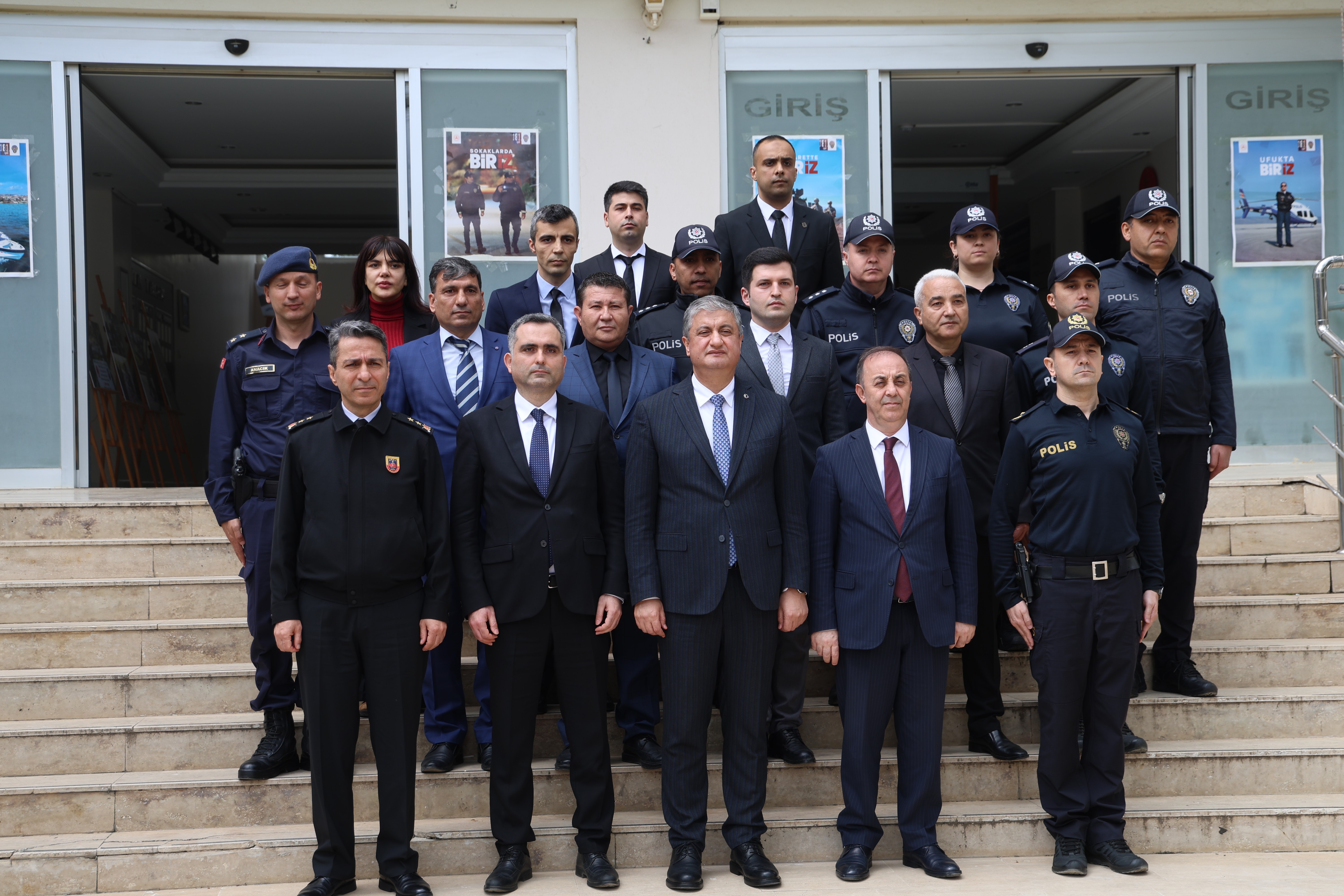 Kozan'da 52 karede "Güven ve Fedakârlık" sergisi