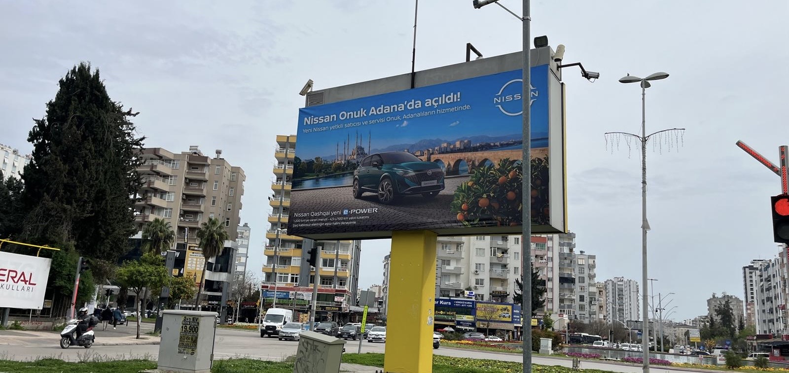 Nissan’dan acayip Adana görseli: garip Taşköprü, acayip Merkez Cami… Turunçlarda sorun yok!