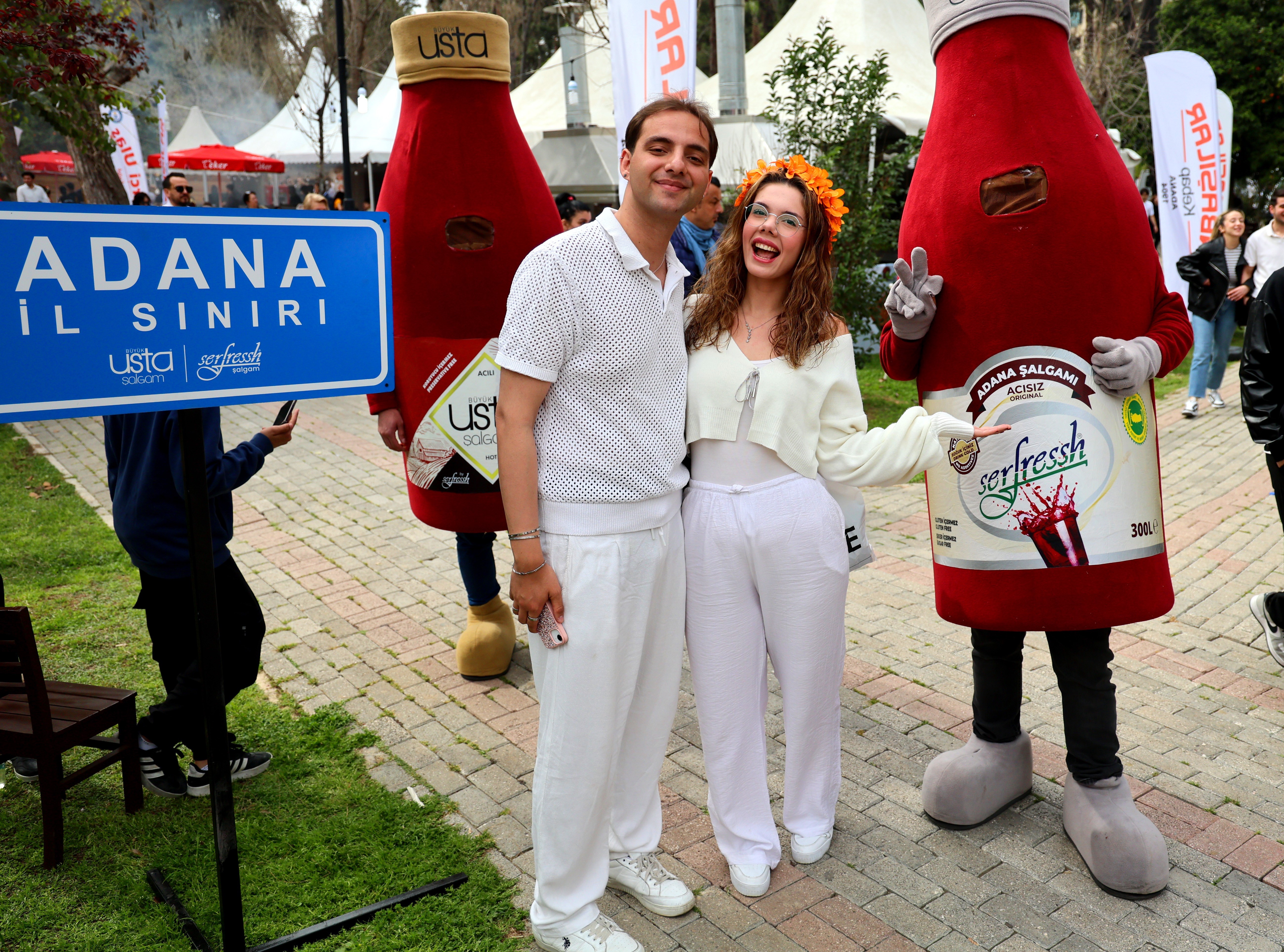 Adana'nın tescilli lezzeti şalgam, karnavalın gözdesi oldu