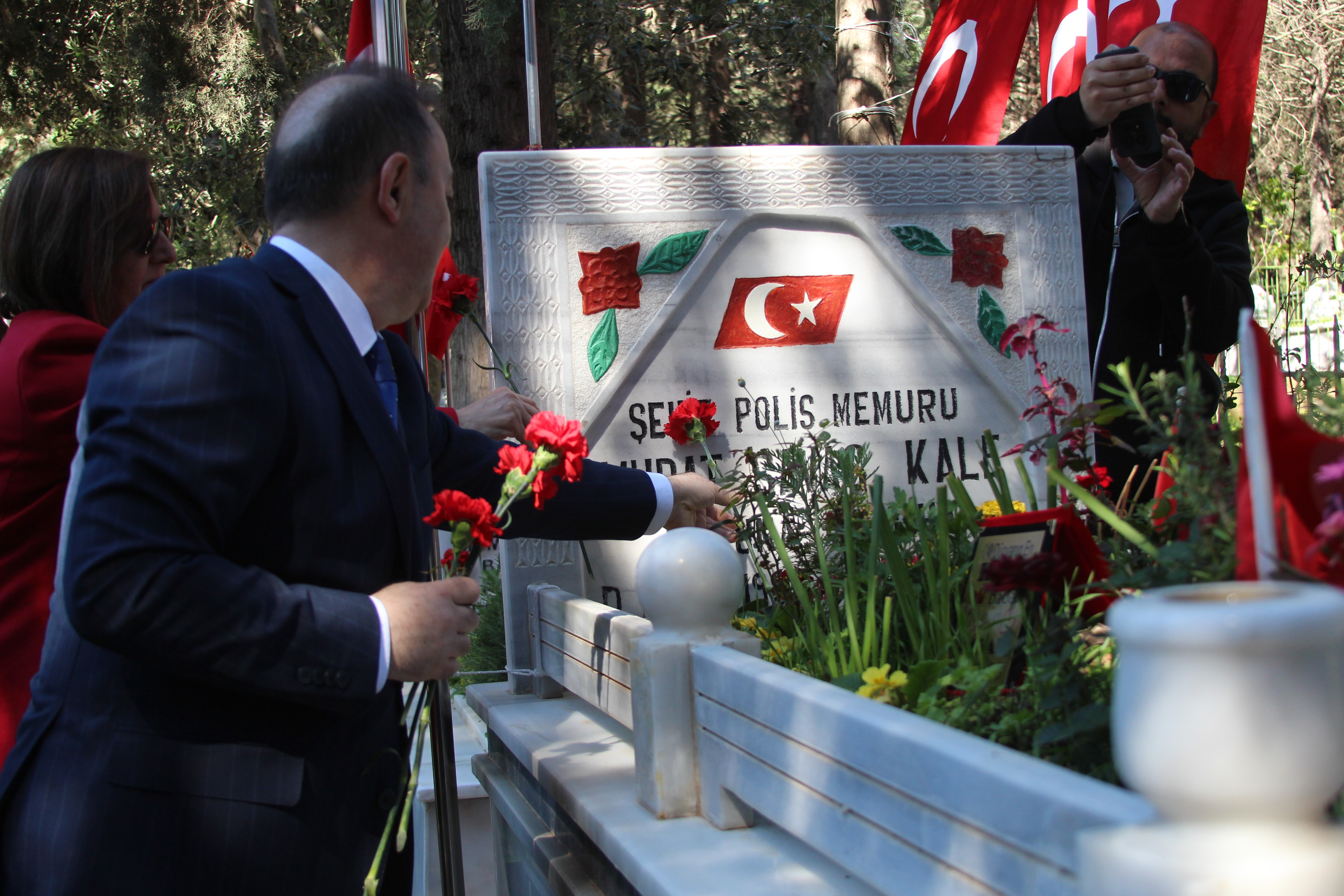 Adana'da şehit polisler unutulmadı