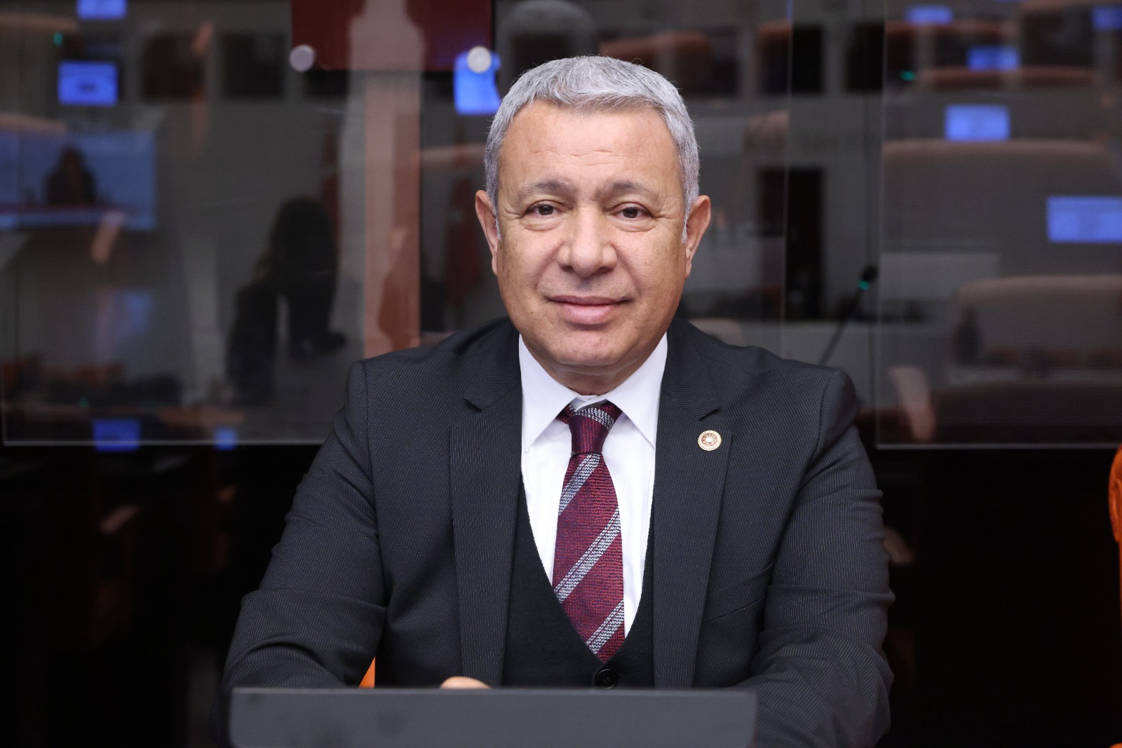 Orhan Sümer’den TOKİ konutlarına tepki: 'Vatandaşı çürük ve eksik yapılara mahkum edemezsiniz'