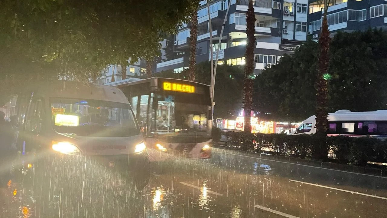 Meteoroloji'den Adana için sarı kod: Sağanak ve fırtına etkili olacak