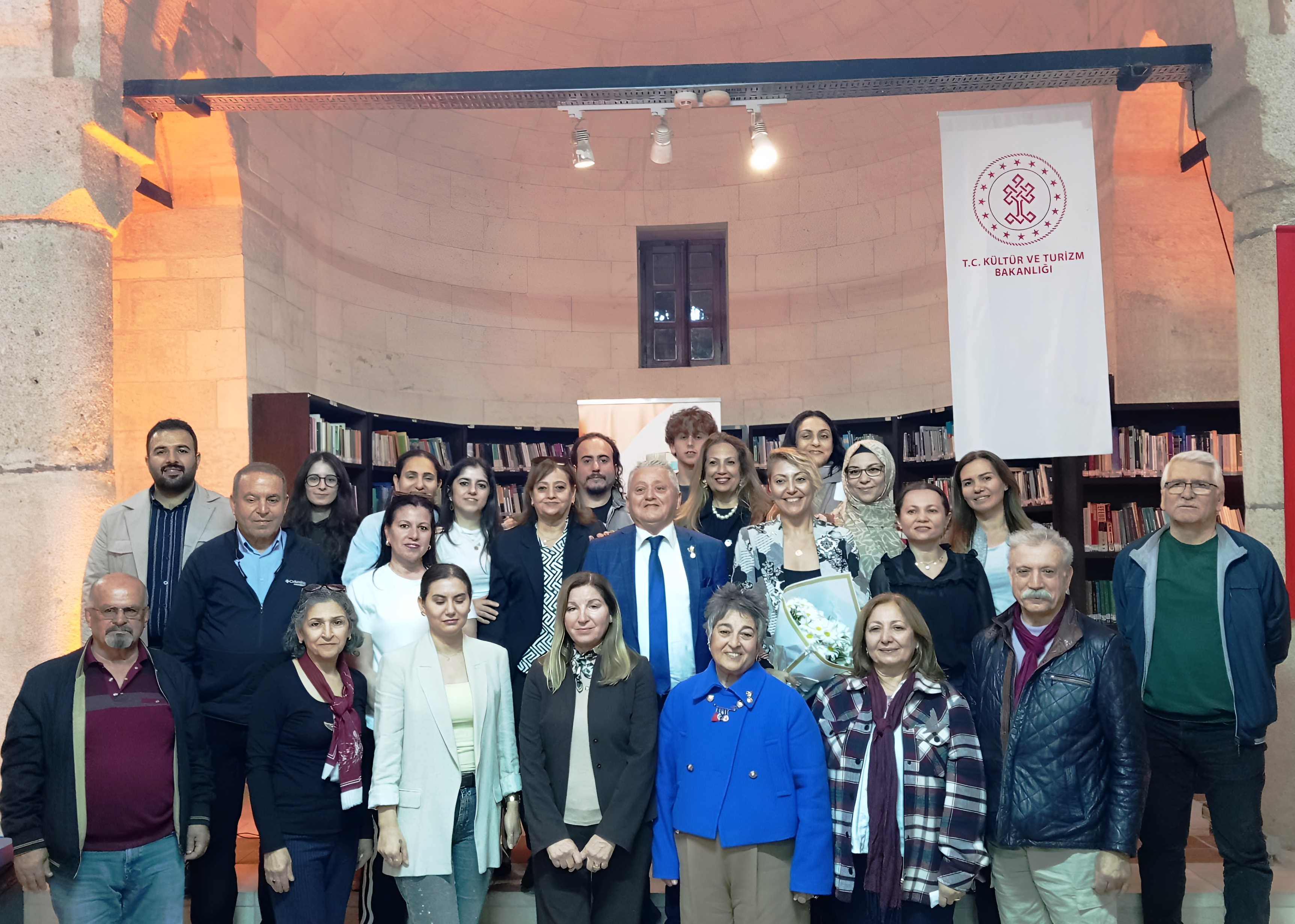 Adana’da “İçimizdeki Ben” söyleşisi yoğun ilgi gördü
