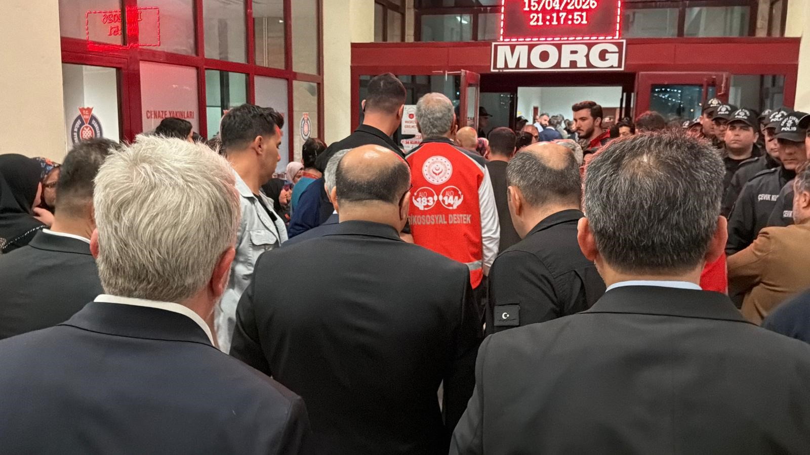 Kahramanmaraş’ta ölenlerin yakınlarından vali Ünlüer’e tepki