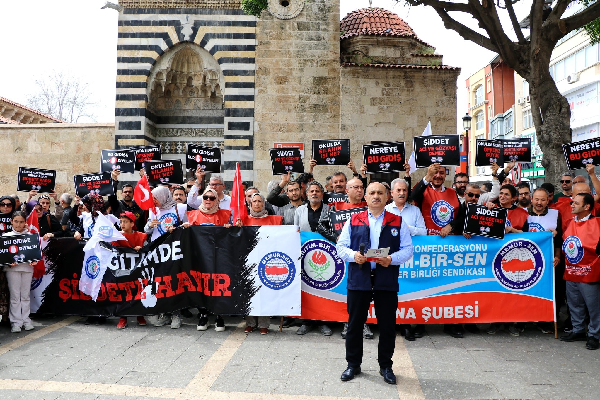 Eğitim-Bir-Sen Adana Şube Başkanı Sarıgeçili'den "Dijital terör" vurgusu