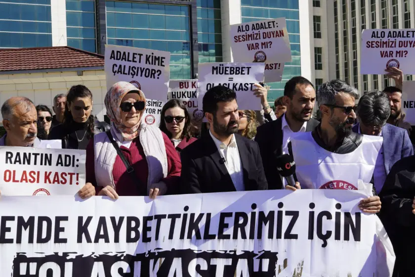 Adanalı ailelerden mahkemeye sert tepki; “Ailelerimizin kanları bu heyetin elindedir”