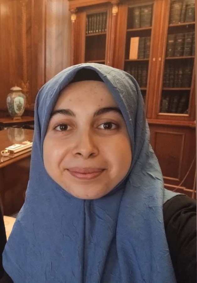 Genç kıza çarpıp kaçtı, aracı bahçede terk edilmiş bulundu