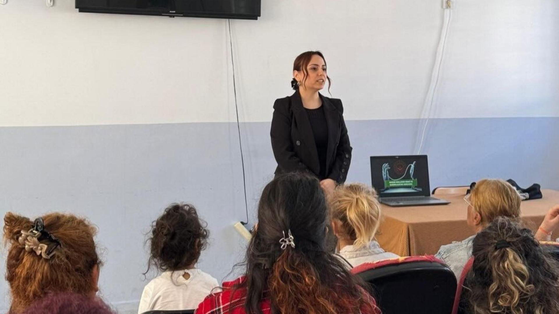 Adana'da hükümlülere yönelik aile ve bağımlılık eğitimi