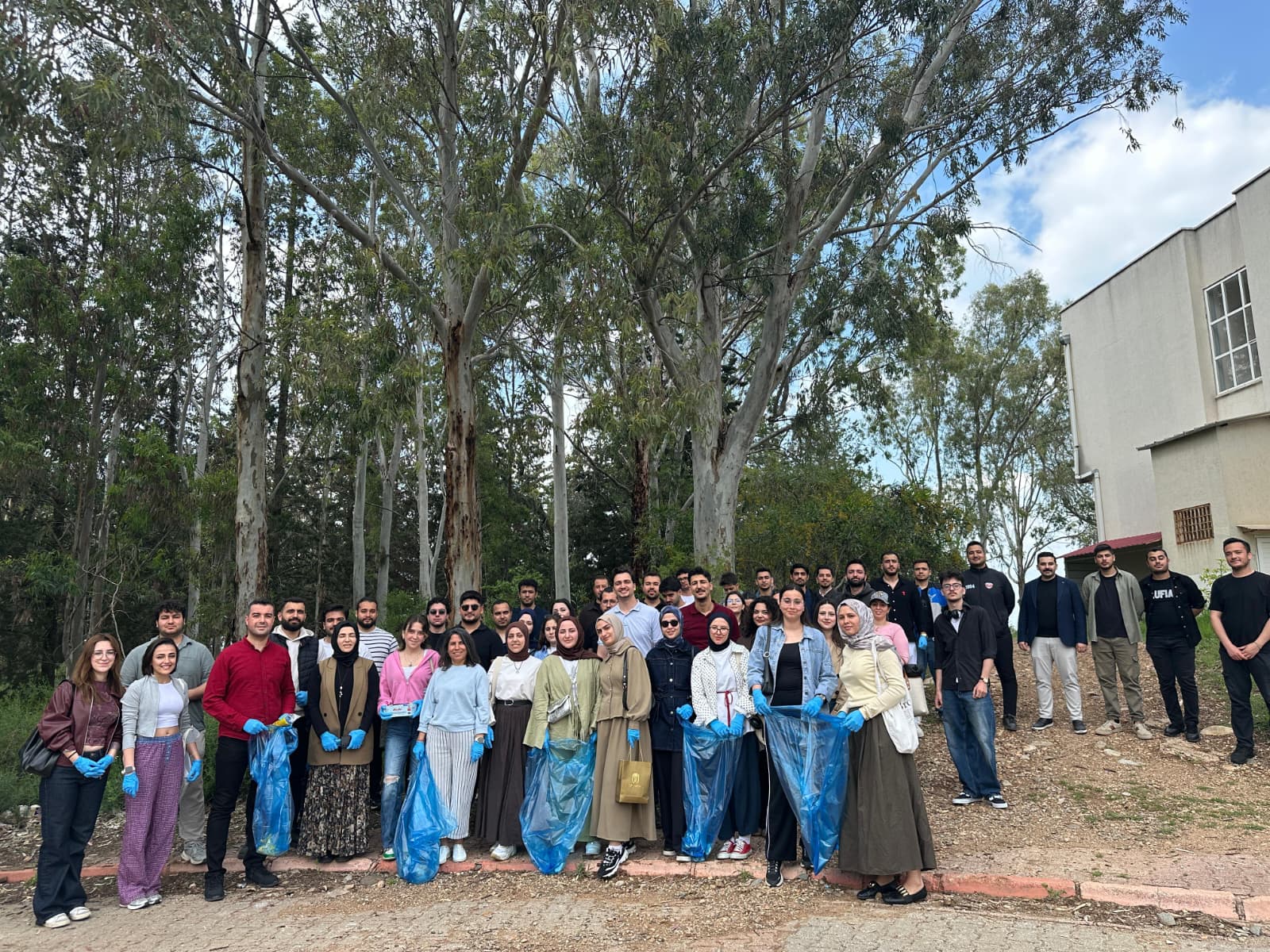 Genç Birlik Adana'dan "Yeşil Vatan" için anlamlı seferberlik: Gençler kampüste doğaya nefes oldu