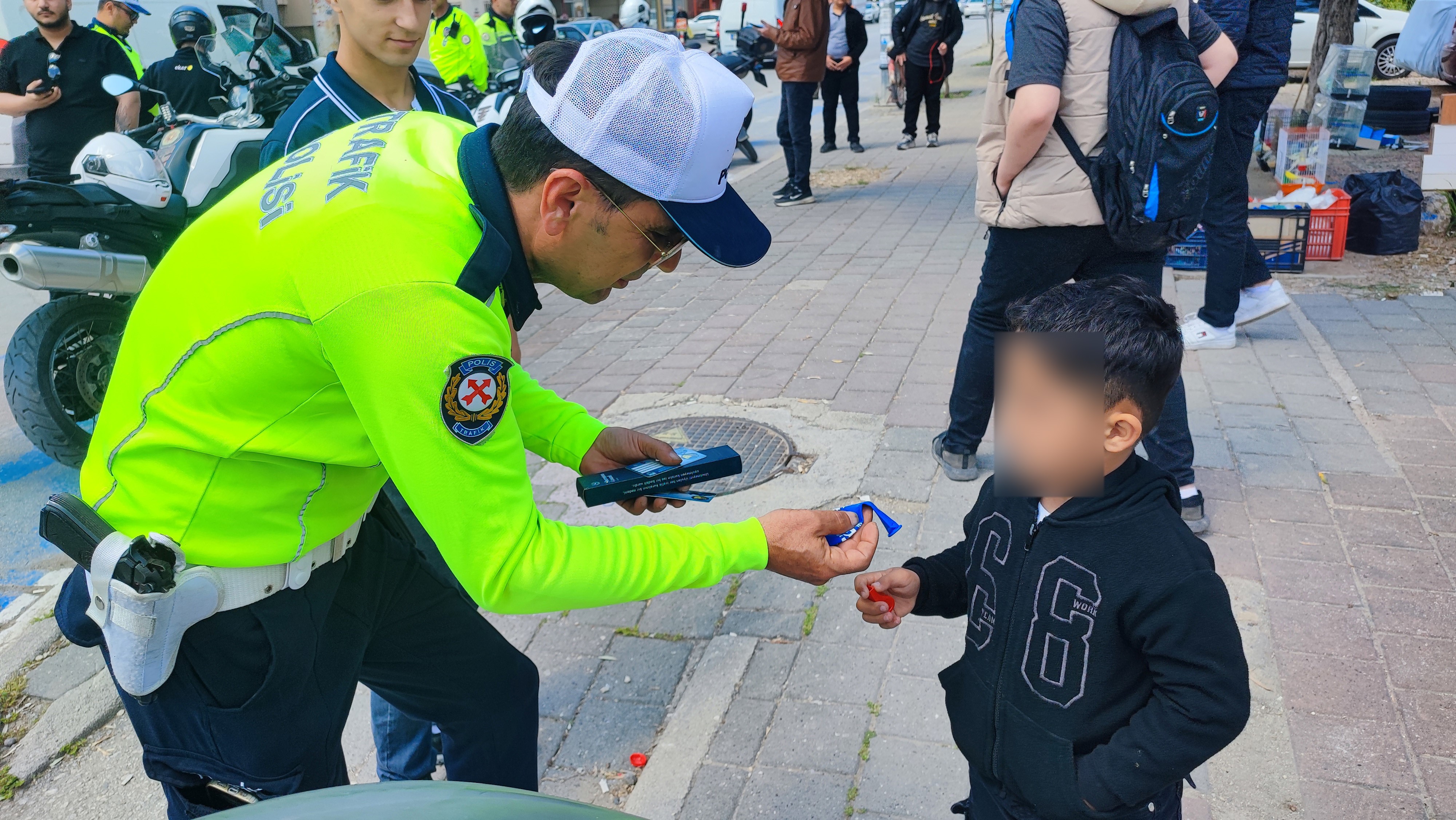 Babasına ceza çocuğuna hediye