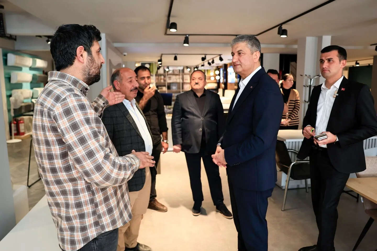 Vali Yavuz'dan Küçükdikili Mahallesi'ne ziyaret