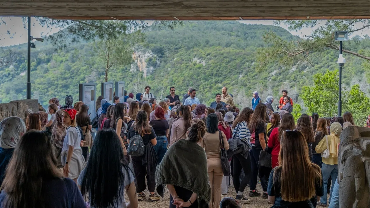 Çukurova’da gençler iletişim kampında buluştu