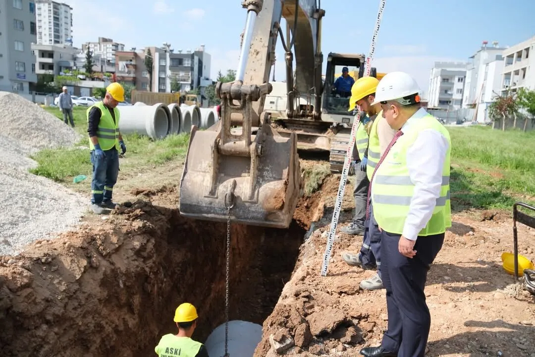 Güngör Geçer, Gürselpaşa’daki altyapı çalışmalarını inceledi