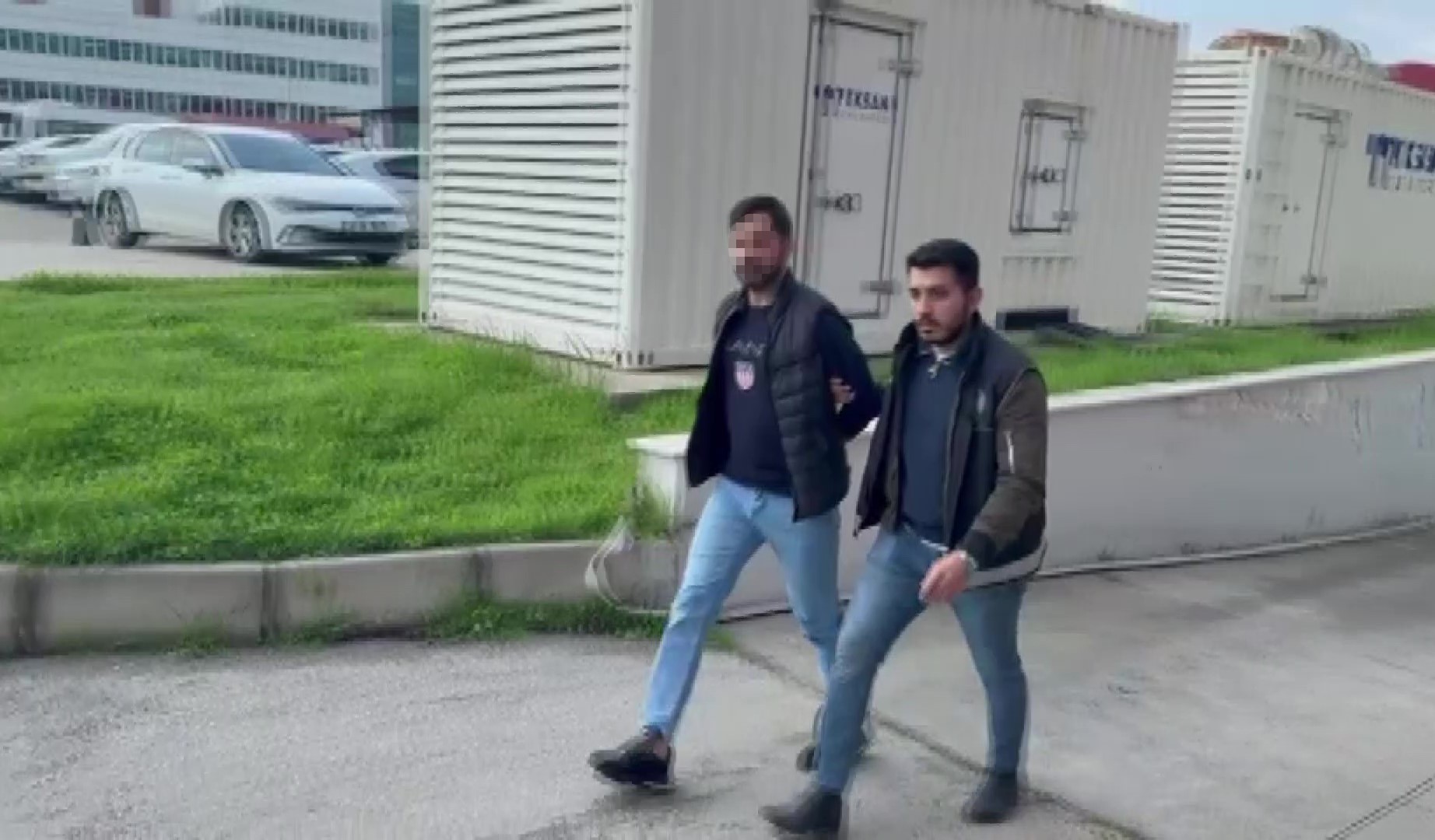 Adana'da 2 ton kaçak etil alkol ele geçirildi