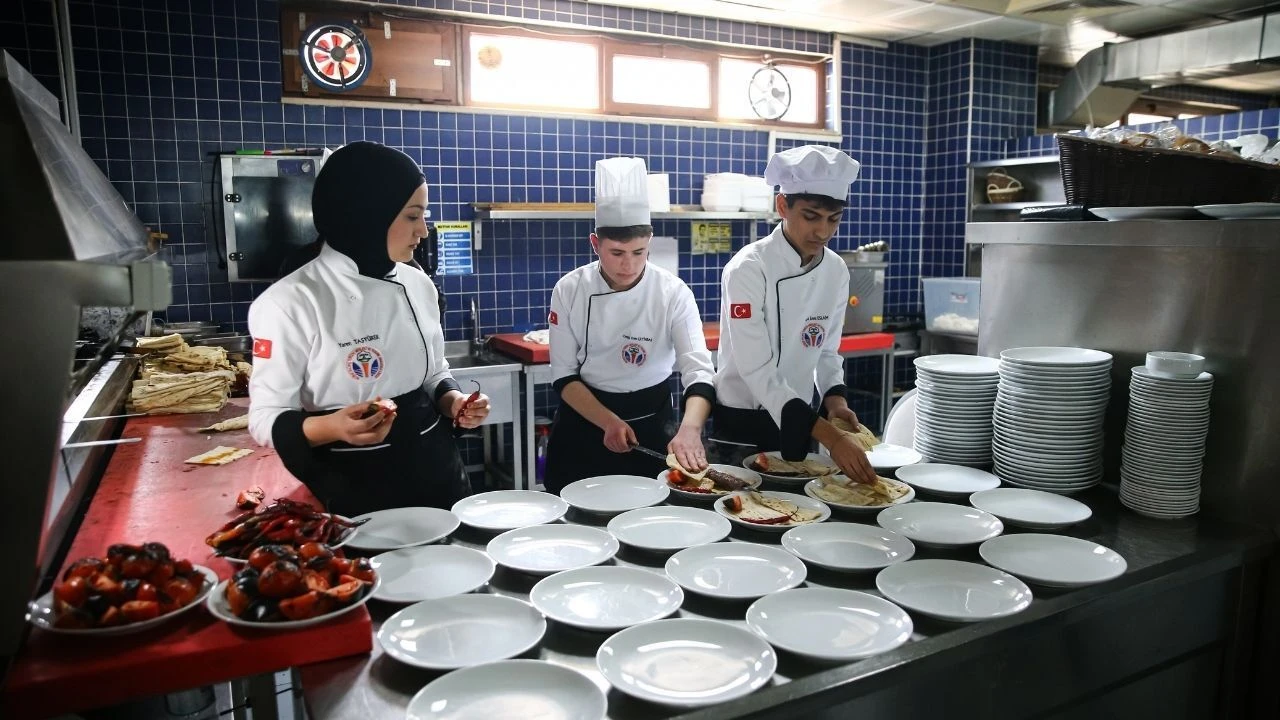 Adanalı liseli şefler Türkiye finalinde şampiyonluğu hedefliyor