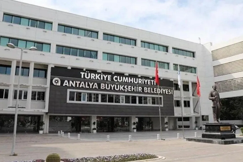Antalya Büyükşehir Belediyesi'ne operasyon: 34 kişi hakkında gözaltı kararı