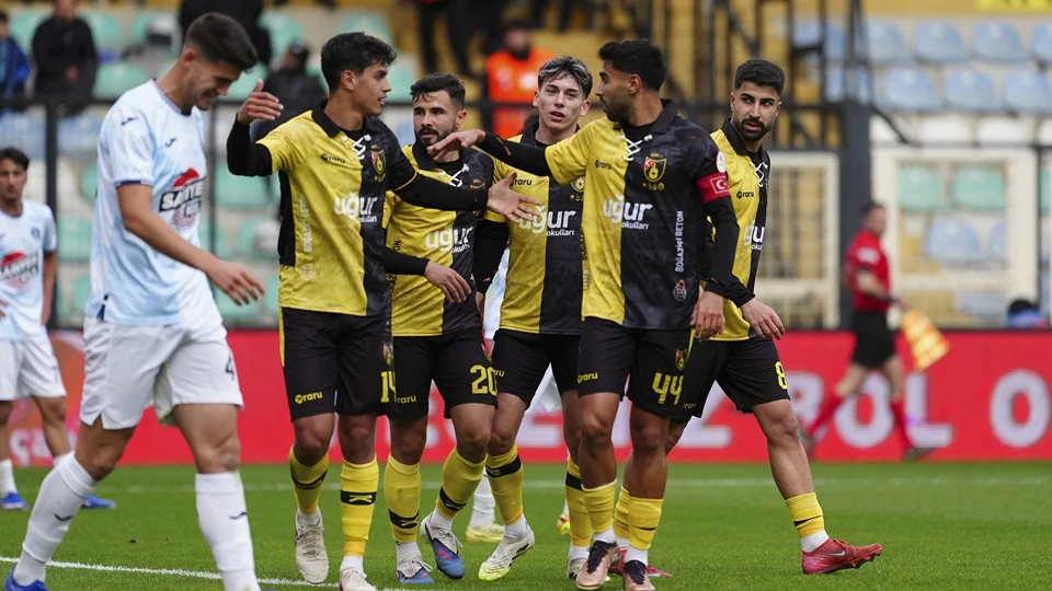 Adana Demirspor sezonu ağır yenilgiyle kapattı