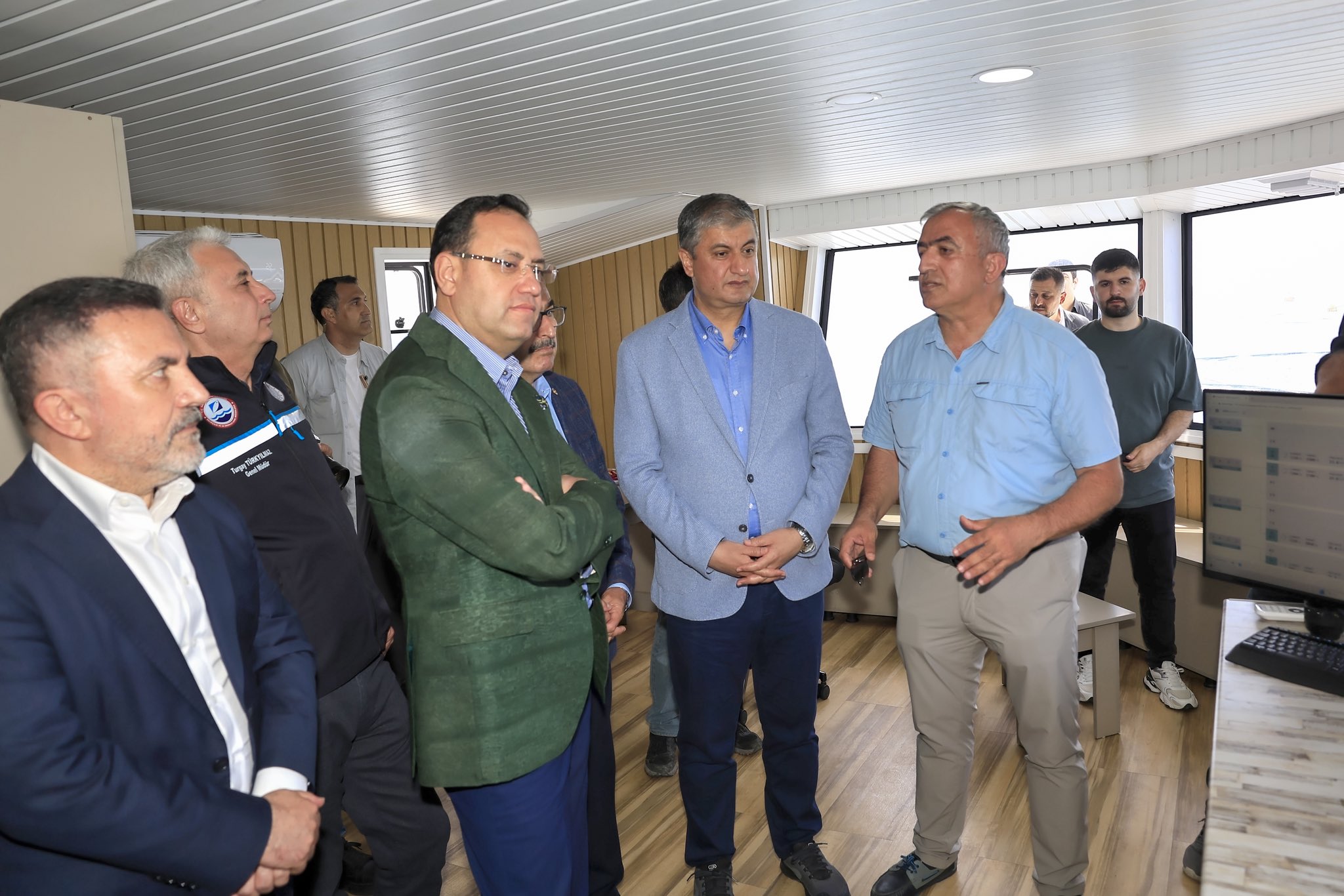 Vali Yavuz Yumurtalık’taki balık hasadına katıldı