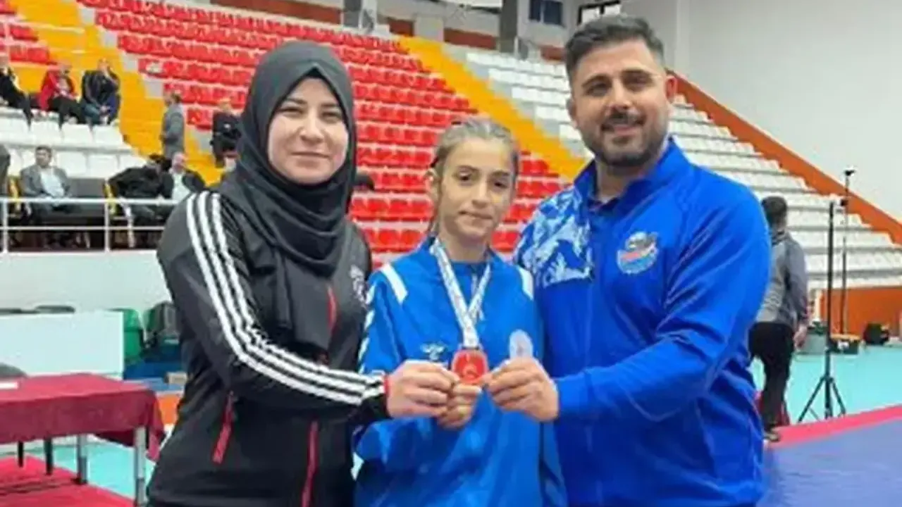 Kozanlı sporcu İkranur Ağar’dan dikkat çeken performans