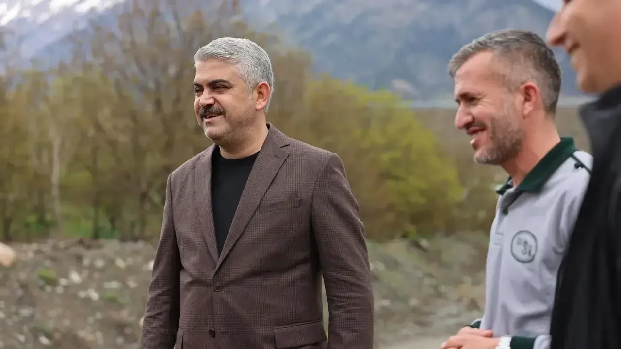 Pozantı’da dere ıslah çalışmaları sürüyor