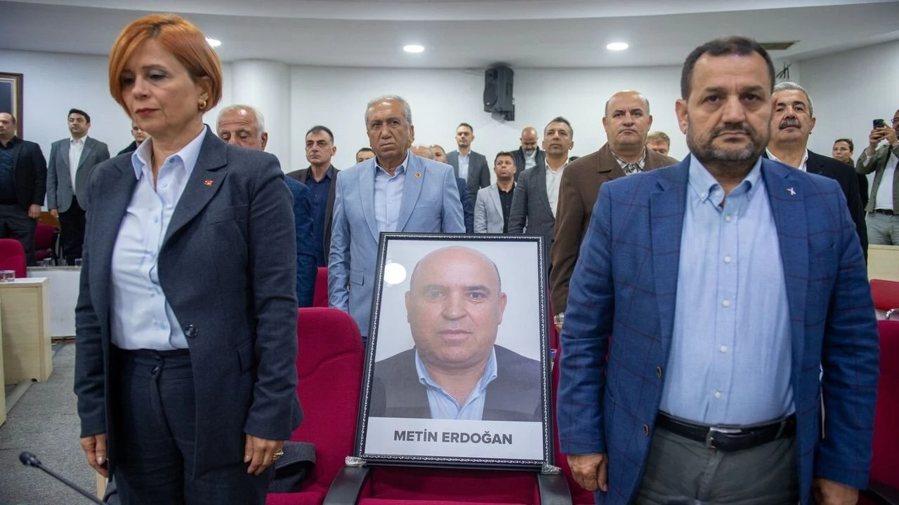 Seyhan Meclisi’nde Metin Erdoğan anıldı, yeni üye göreve başladı