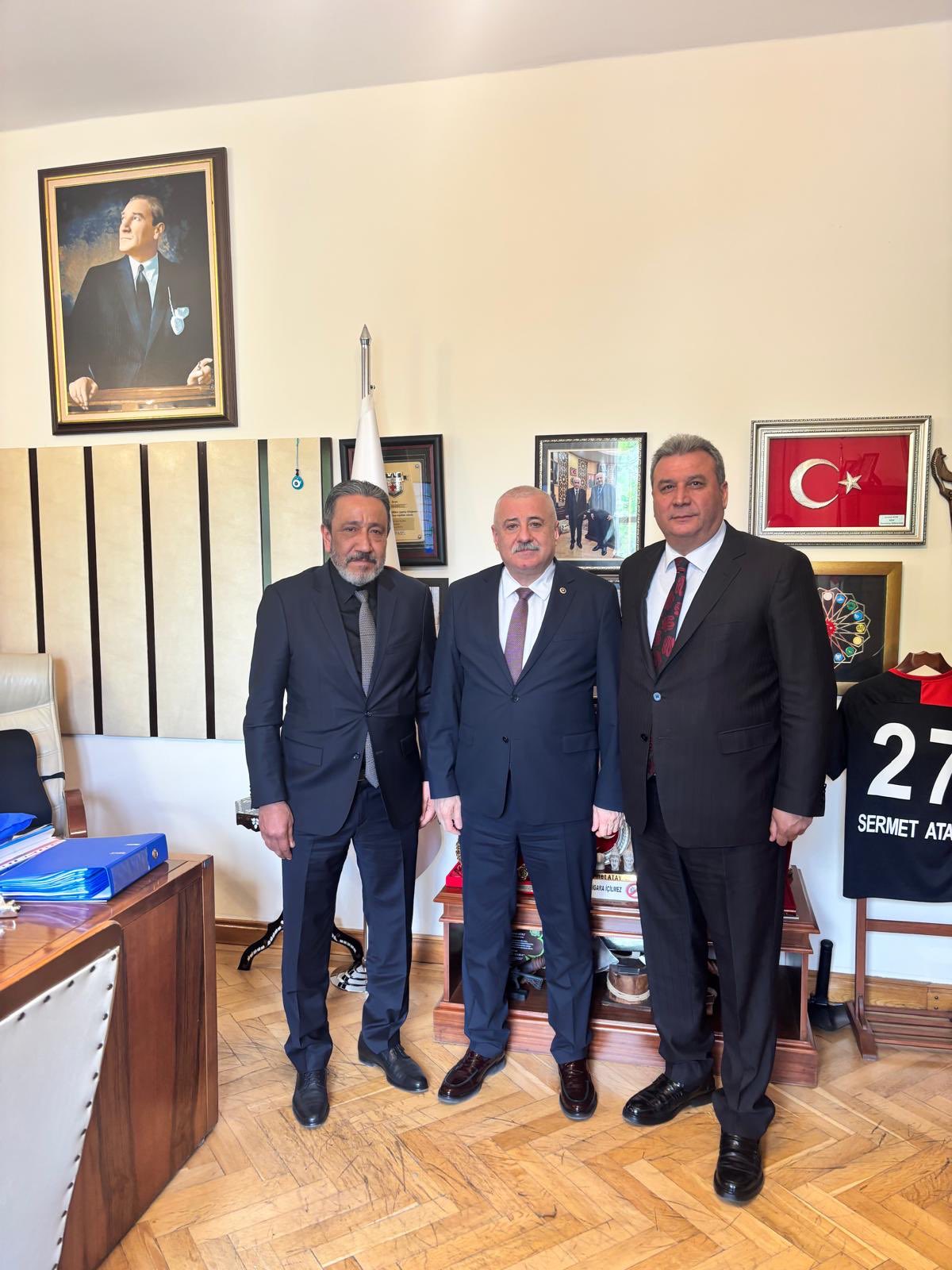 Adana 01 Futbol Kulübü Başkanı Menderes Kutlu’dan TBMM’de Sermet Atay’a ziyaret