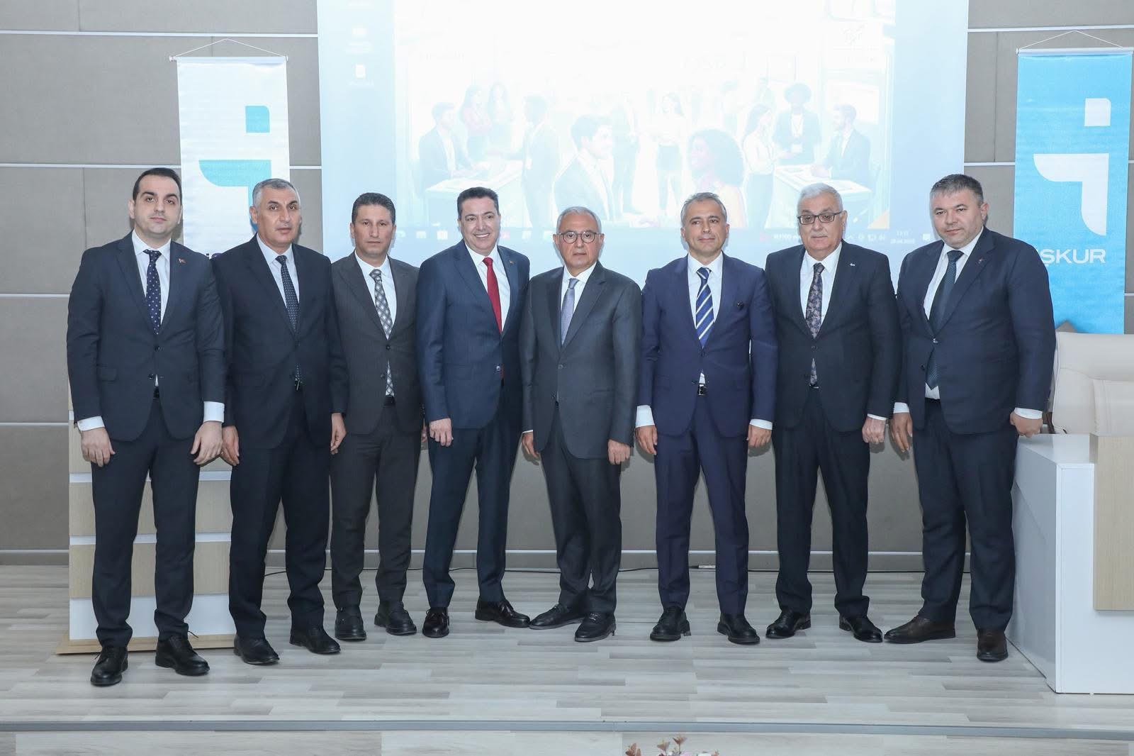 AOSB Başkanı Sütcü, Üniversiteli Gençlerle Buluştu