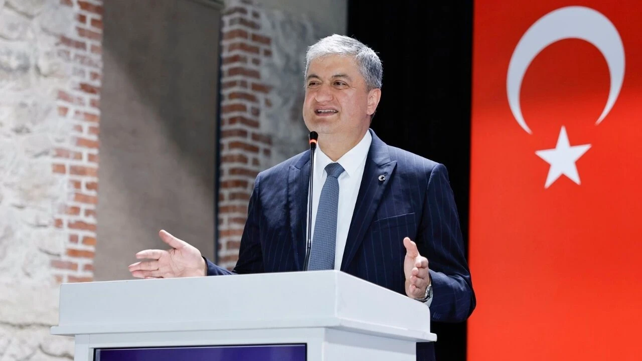 Vali Yavuz, Adana Eczacılık Buluşması’na katıldı