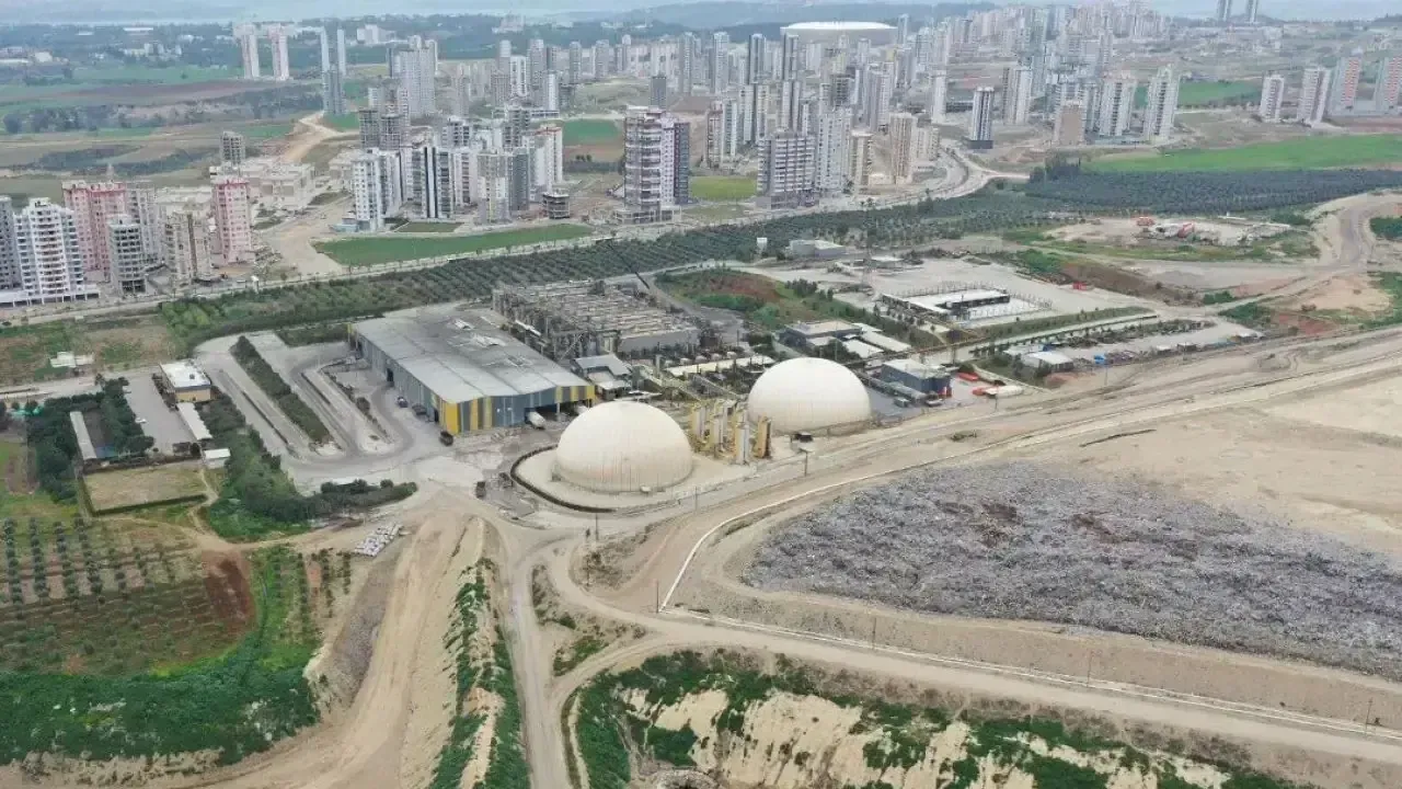Sarıçam’da çöp kokusu tepkisi: “Cam açamıyoruz”