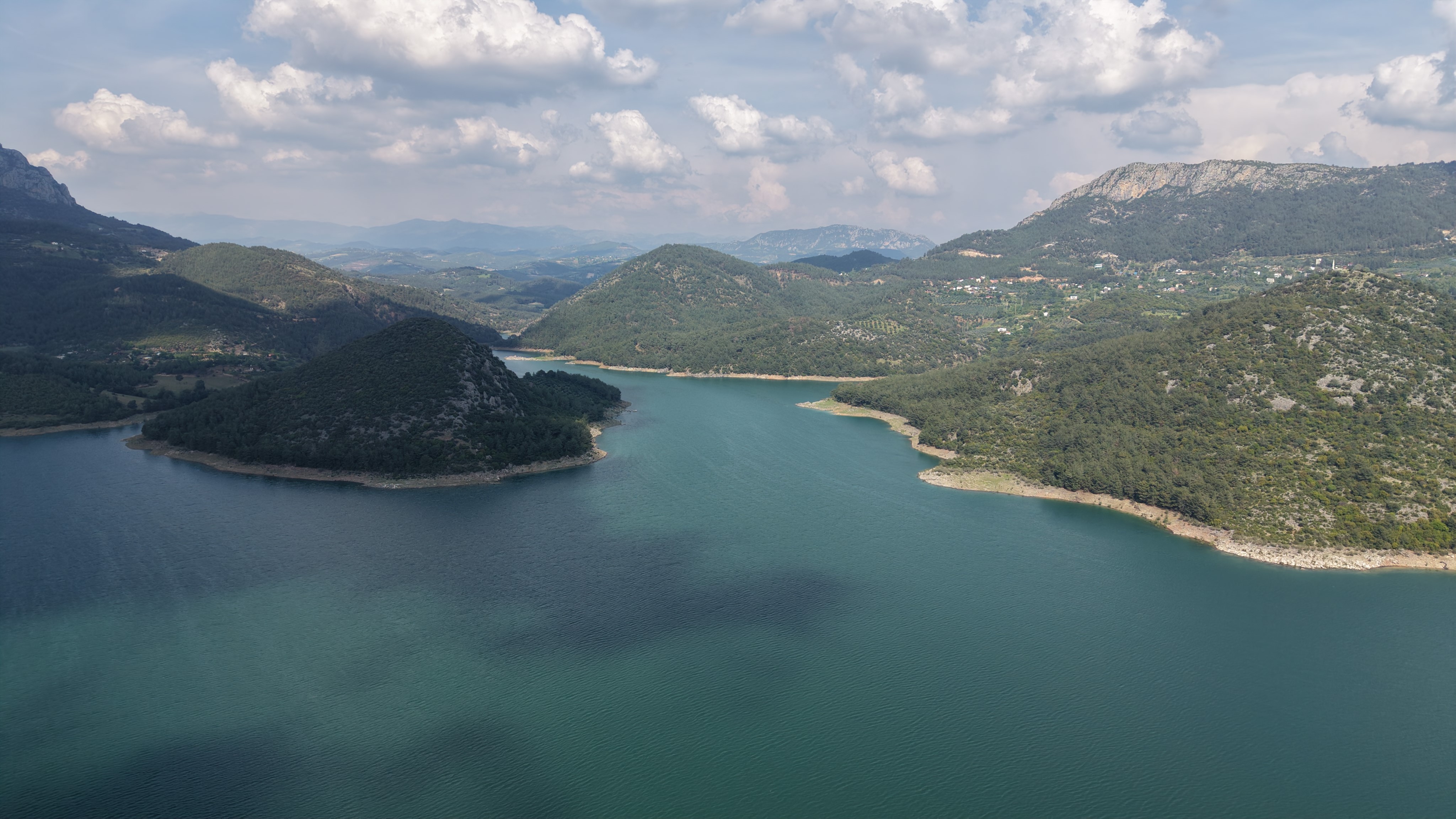 Su seviyesi yüzde 7'ye kadar düşen Kozan Barajı ihtişamına kavuştu