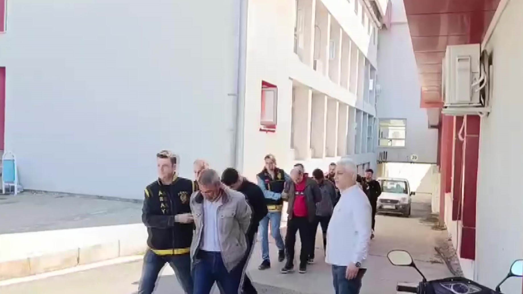 Kendilerini hakim, savcı ve polis olarak tanıtıp milyonluk vurgun yapan şebeke çökertildi